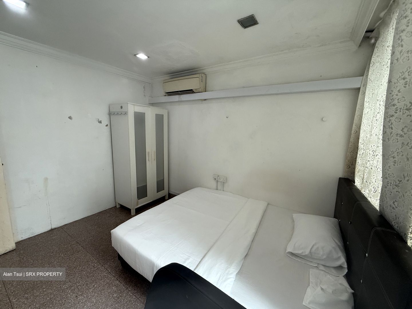 Sixth Avenue (D10), Terrace #568921721